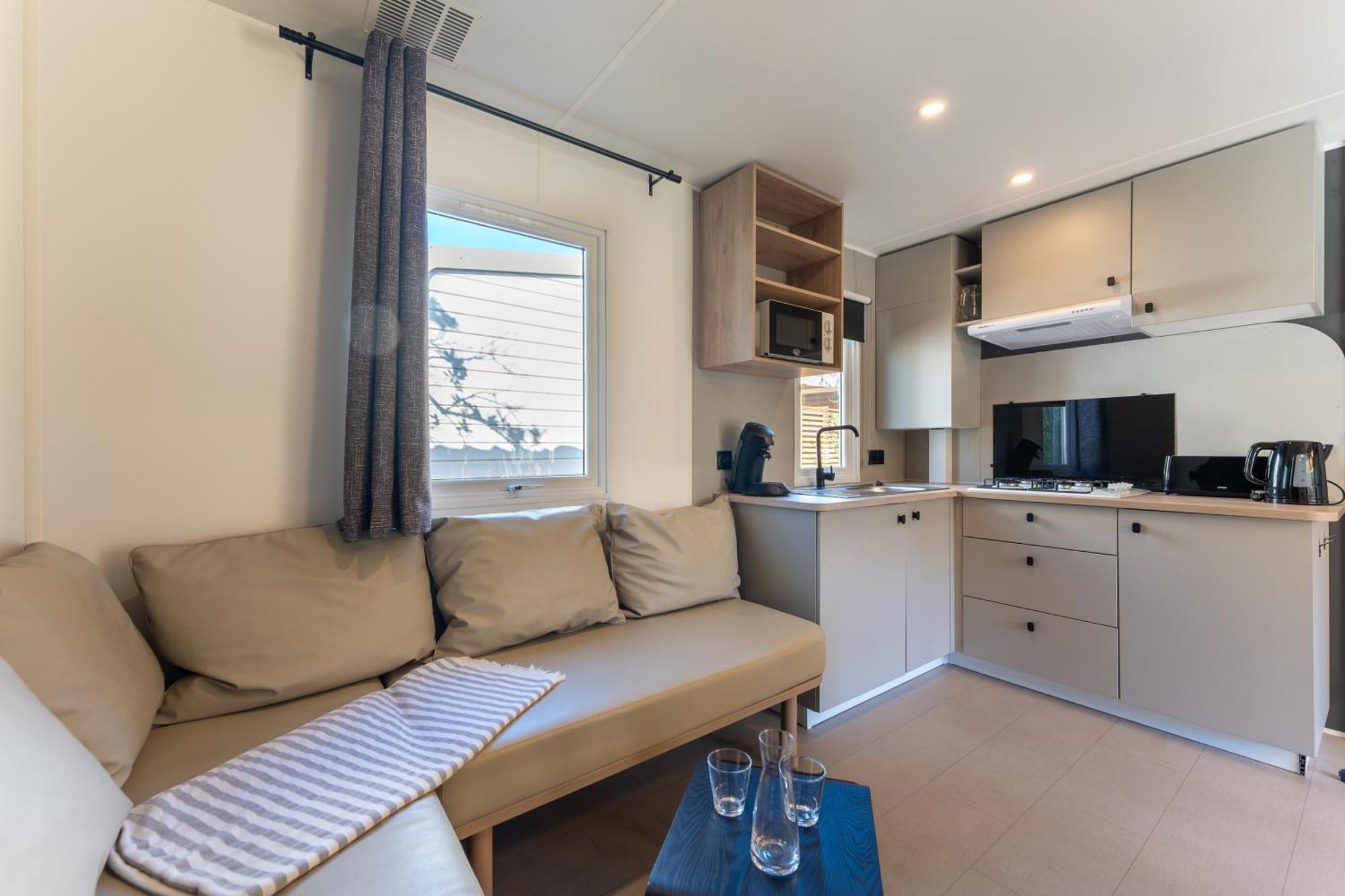 Camping Les Ourmes 乌尔坦湖 外观 照片